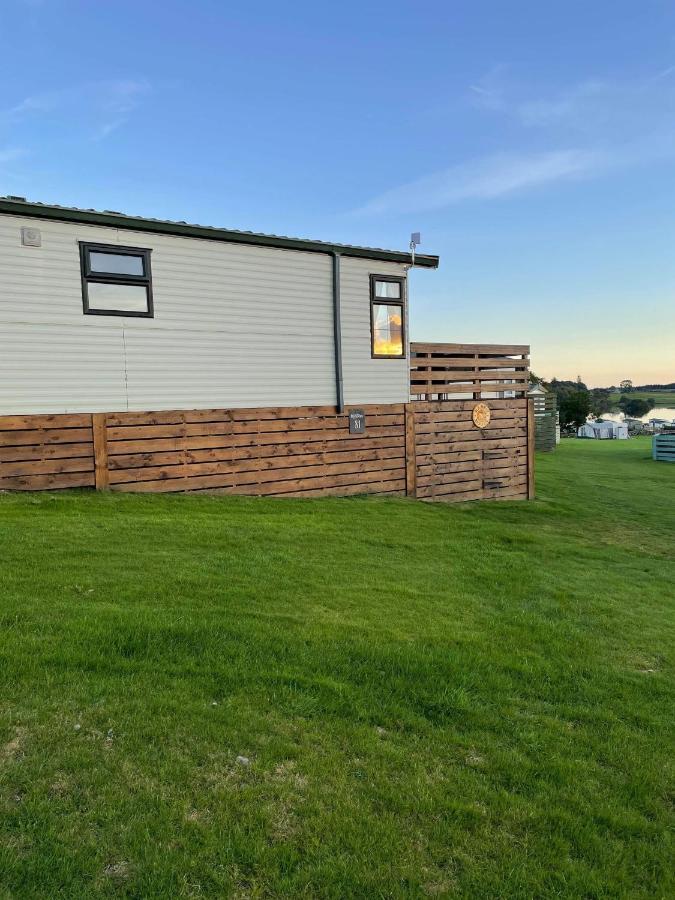 ניוטון סטיוארט Caravan Rabbit House No 81 At Three Lochs Holiday Park מראה חיצוני תמונה
