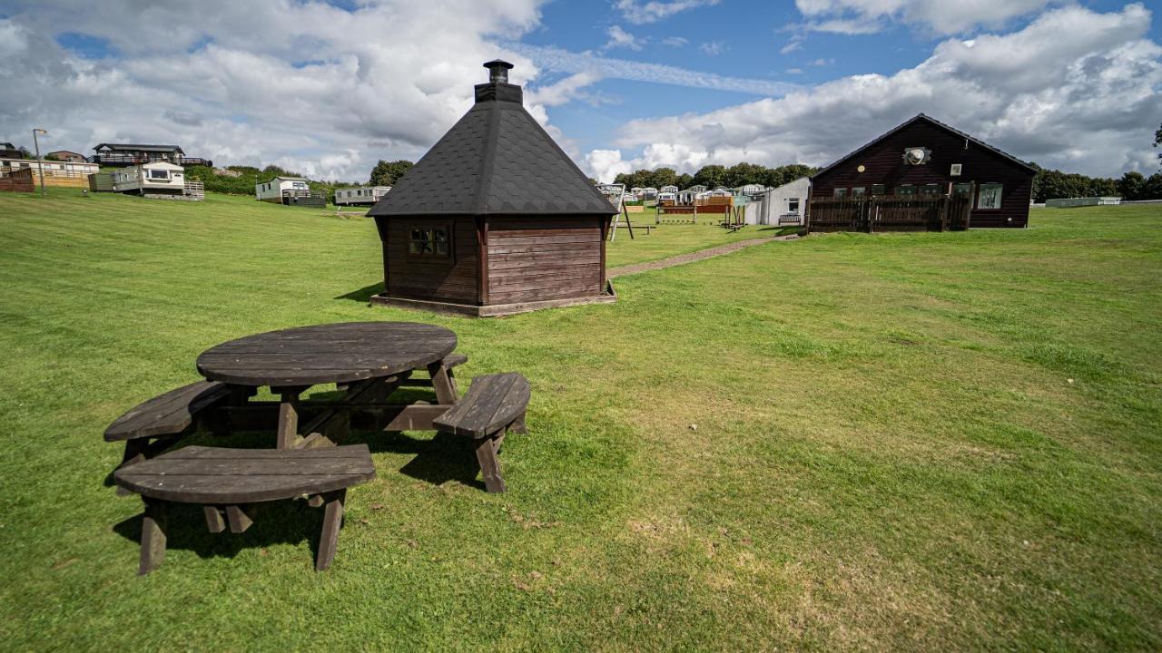 ניוטון סטיוארט Caravan Rabbit House No 81 At Three Lochs Holiday Park מראה חיצוני תמונה