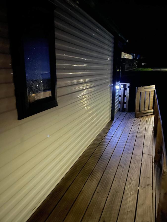 ניוטון סטיוארט Caravan Rabbit House No 81 At Three Lochs Holiday Park מראה חיצוני תמונה