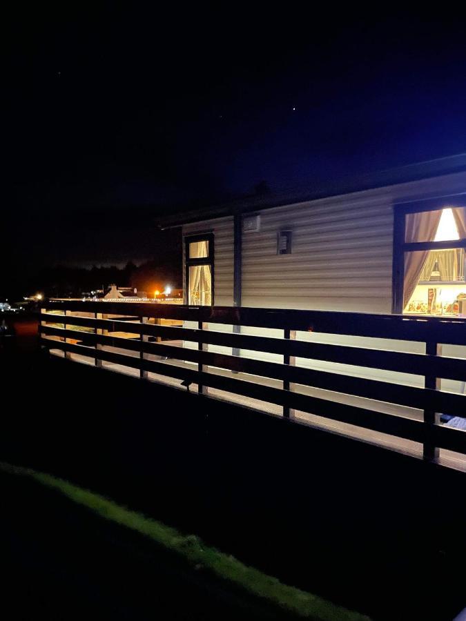 ניוטון סטיוארט Caravan Rabbit House No 81 At Three Lochs Holiday Park מראה חיצוני תמונה
