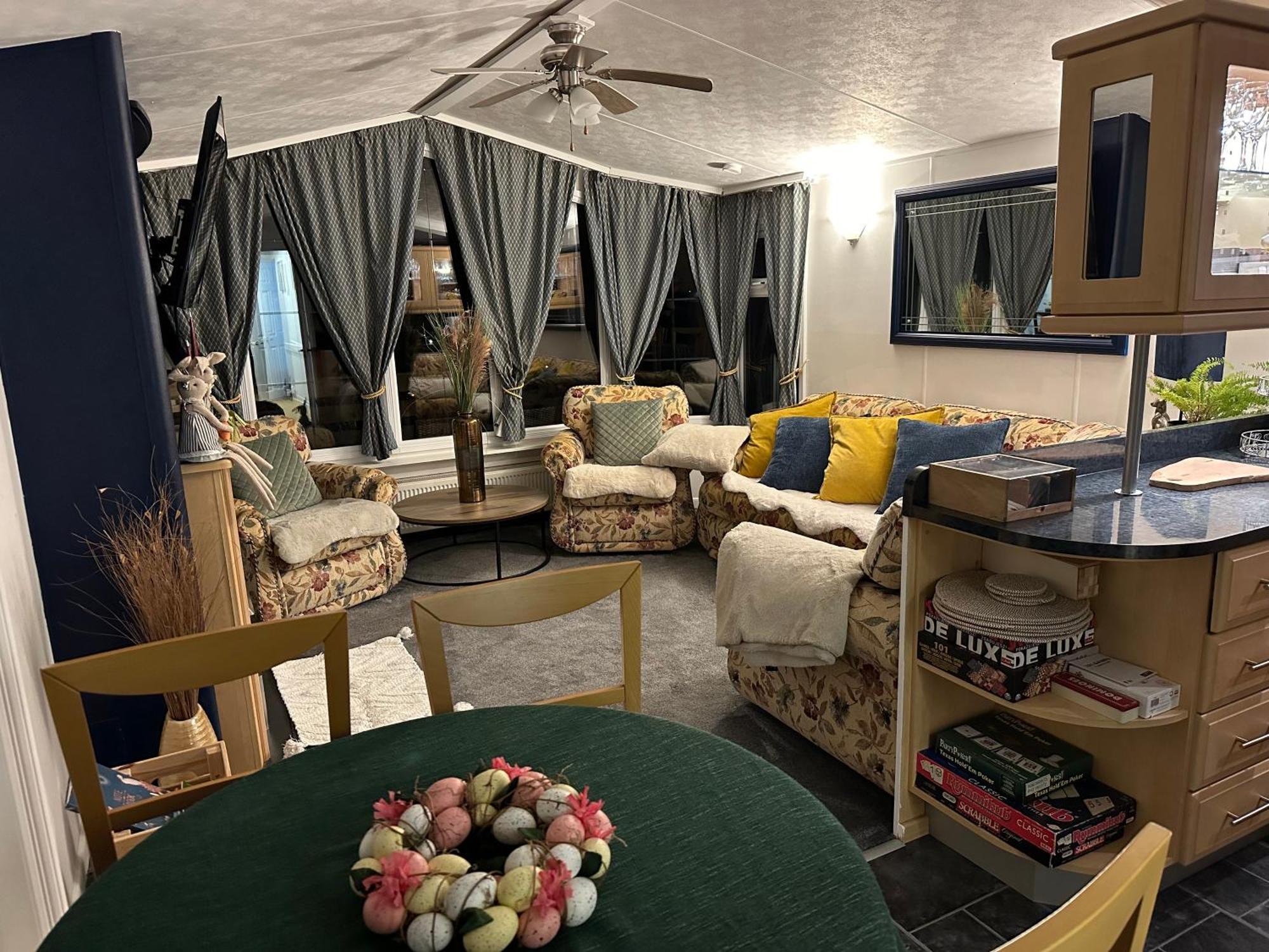 ניוטון סטיוארט Caravan Rabbit House No 81 At Three Lochs Holiday Park מראה חיצוני תמונה